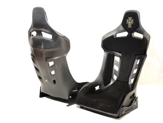 Reach new heights of performance and style with the Matt CF Seats GT-Max SL Pro-track Series, featuring premium black Alcantara padding and bespoke logo stitching on the headrest that ignites your passion for the ultimate driving experience! 💥